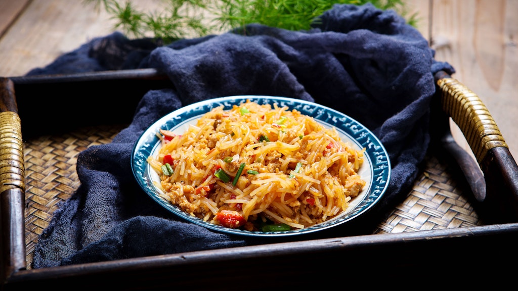 Leckeres Rezept, schnell gemacht: gebratene Reisnudeln mit Hackfleisch.