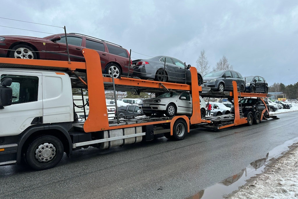 Die beschlagnahmten Autos gehen von Lettland in die Ukraine.