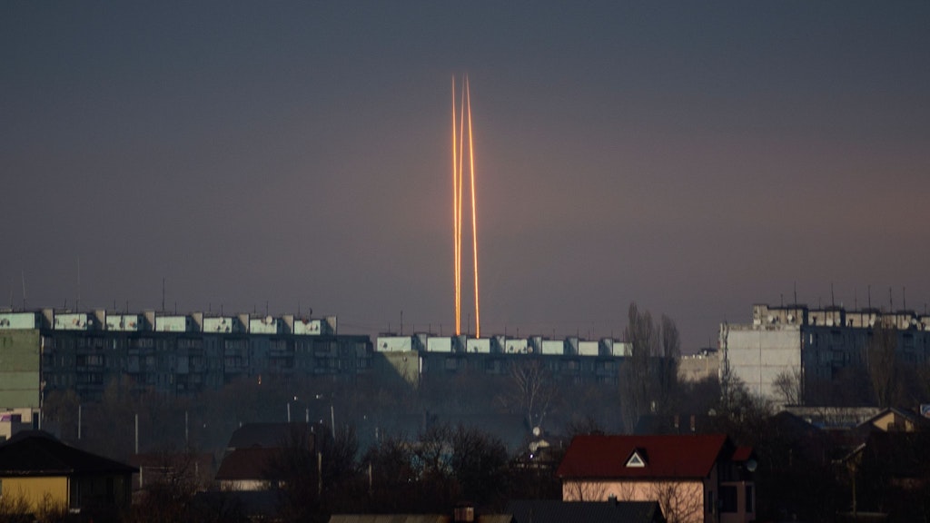 Raketen werden von der russischen Region Belgorod aus auf die Ukraine abgefeuert.