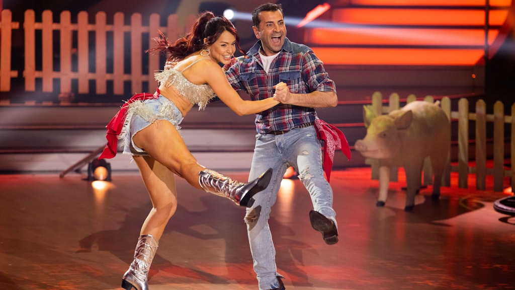 Ali Güngörmüş und Christina Luft bekamen in „Let’s Dance“-Show 3 20 Punkte für ihren Charleston.