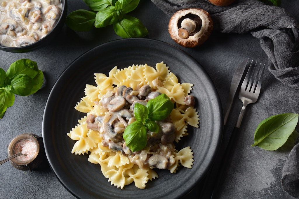 Nudeln mit cremiger Pilzsoße brauchen mit dem richtigen Rezept nicht einmal Sahne.