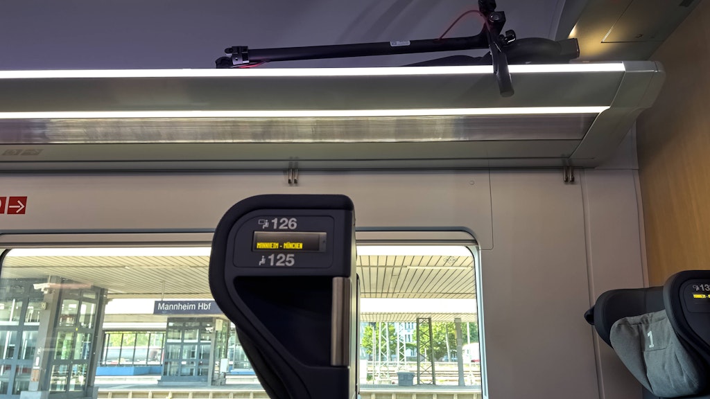 E-Roller gelten auch als Gepäckstück bei der Deutschen Bahn.
