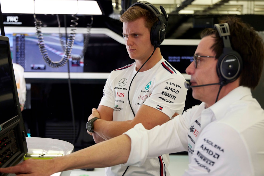 Mick Schumacher (23) ist in dieser Saison in der Formel 1 nur noch Ersatzfahrer bei Mercedes und somit zum Zuschauen verdammt.