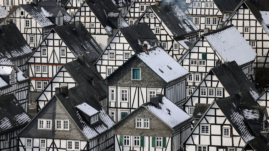 In Freudenberg (17.000 Einwohner) ist wohl nichts mehr, wie es einmal war. Die Gewalttat an Luise (12) macht fassungslos.