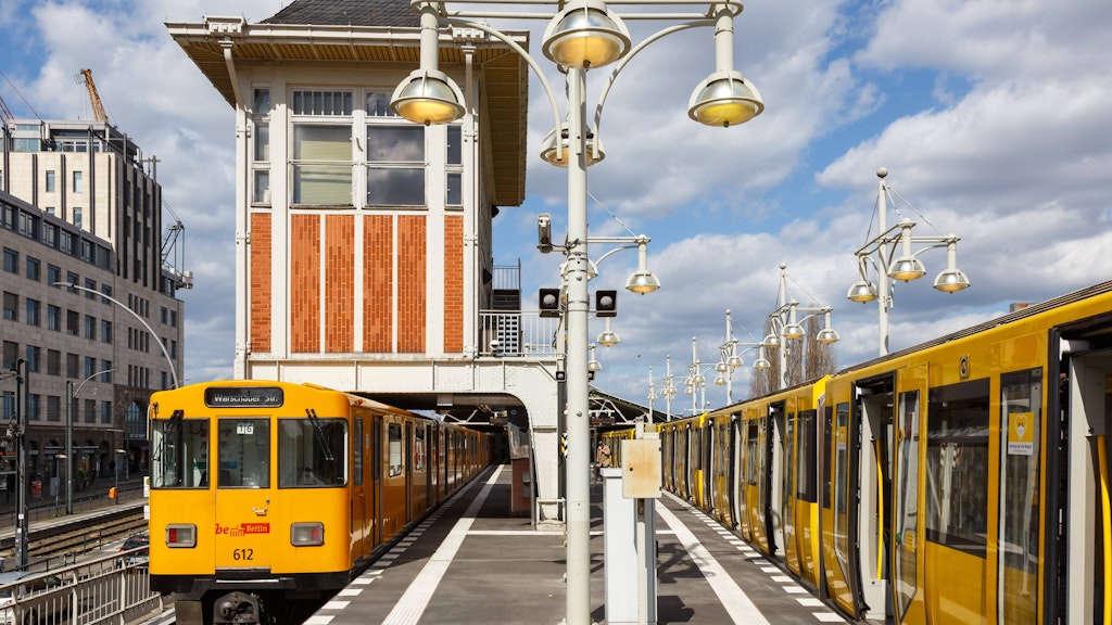 Noch endet eine Fahrt mit der U3 an der Warschauer Straße. Die BVG will sie viel weiter in den Osten führen.