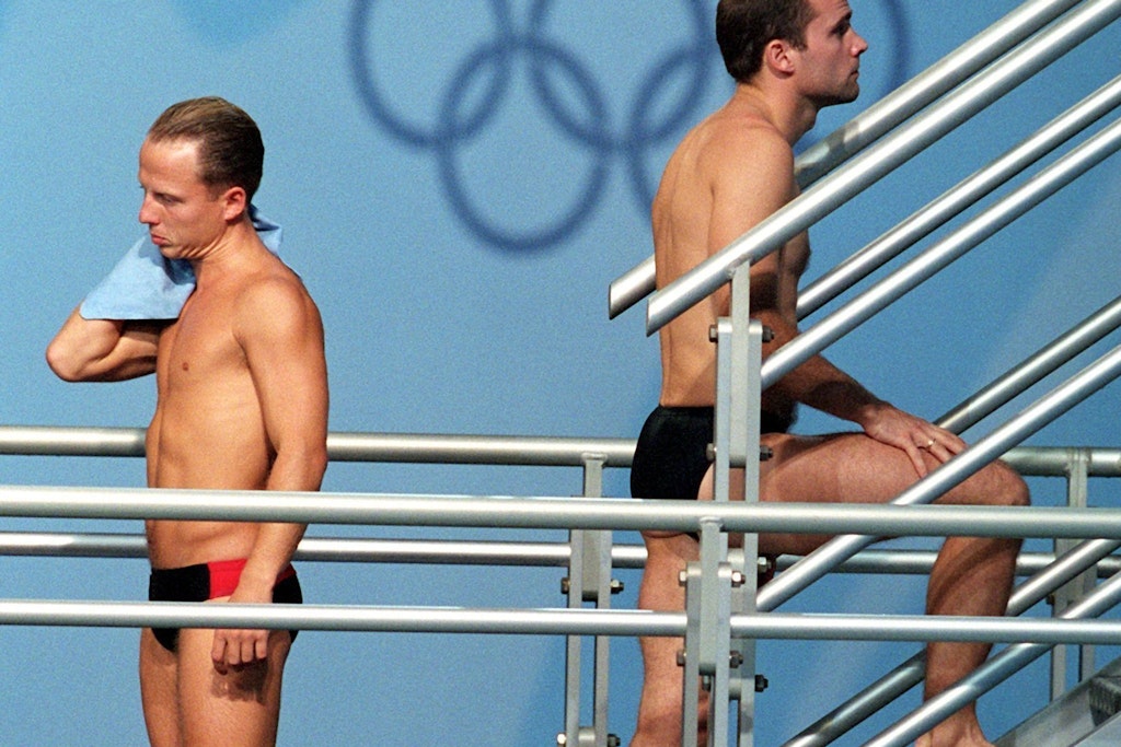Die beiden deutschen Wasserspringer Heiko Meyer (l.) und Jan Hempel bei den Olympischen Spielen im australischen Sydney im Jahr 2000. 