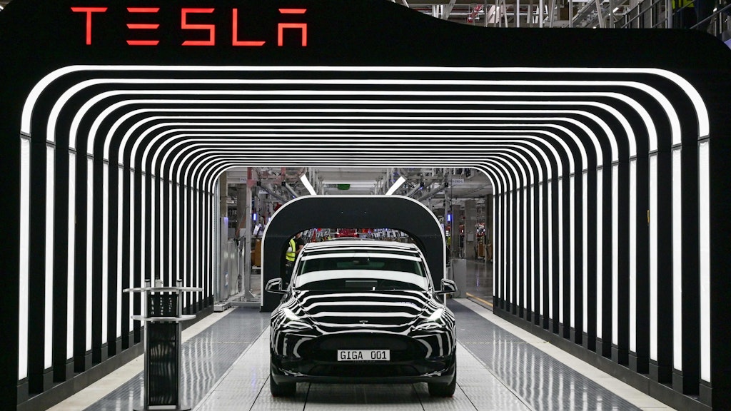 Das war Auto Nummer eins im März vor einem Jahr: Ein Model Y von Tesla läuft in Grünheide vom Band.