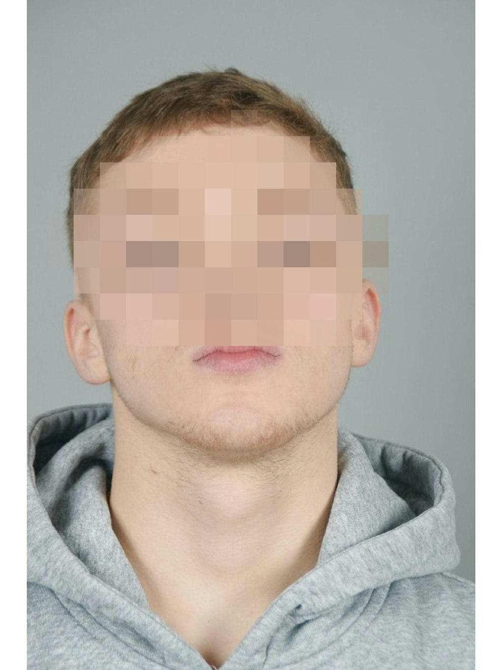 Das Fahndungsfoto der Polizei zeigt einen 21-Jährigen, der nach einem tödlichen Messerangriff auf einer Kirmes in Münster
dringend tatverdächtig ist. Jetzt hat sich er Angreifer gestellt. 