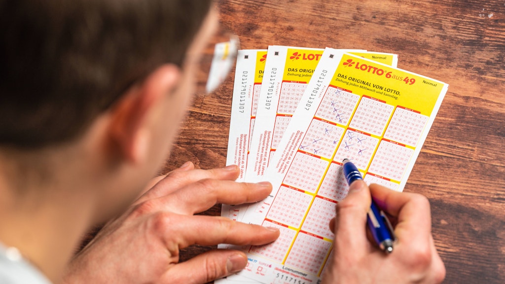 Viele setzen beim Lotto gern ihre Kreuzchen, hoffen auf den großen Gewinn. Aber: Hat das Sternzeichen etwas mit dem Glück im Spiel zu tun?