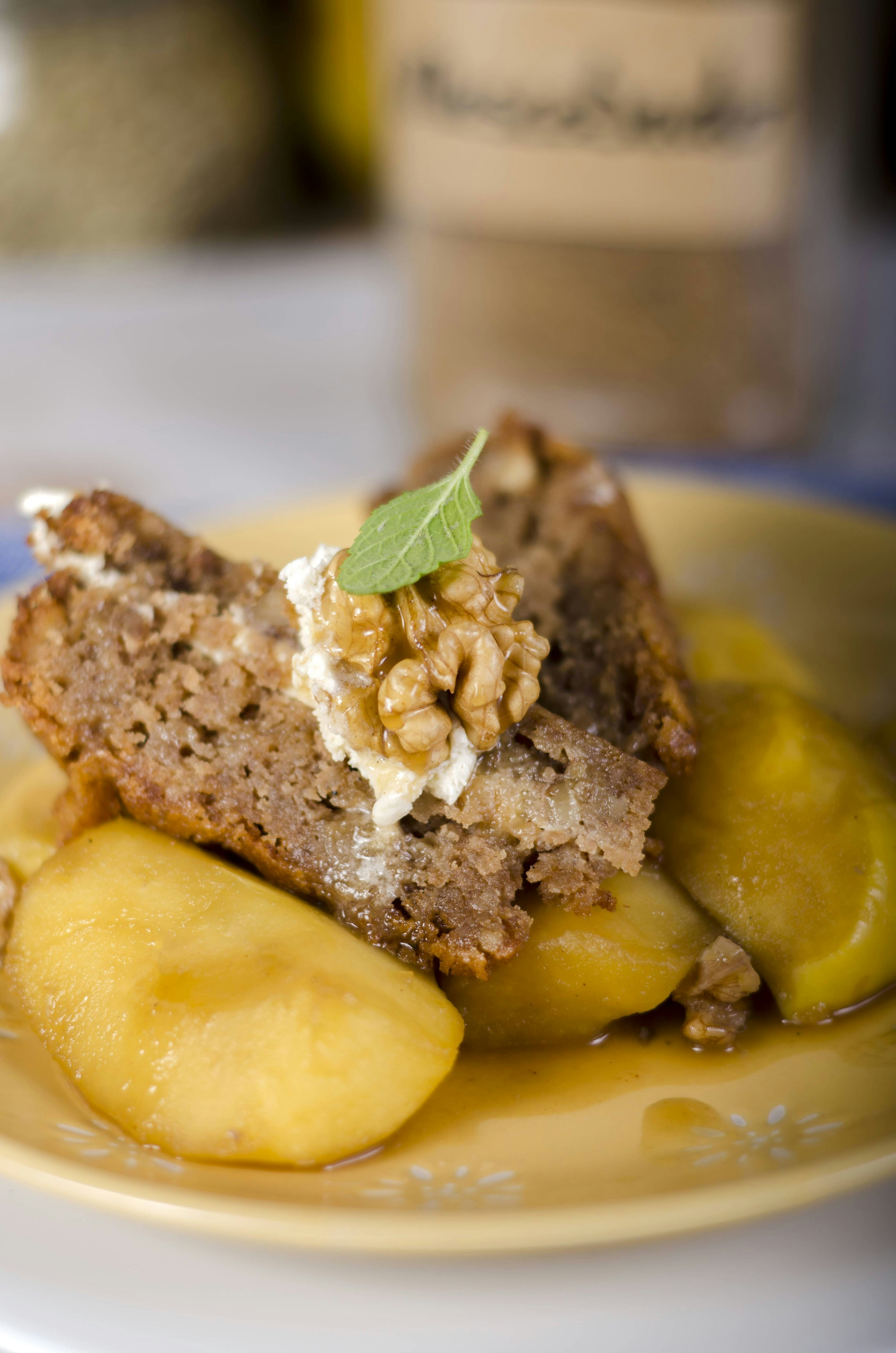 Schnelles Rezept für Apfelkuchen mit Zimt und Nuss: Diese Mischung ist ...