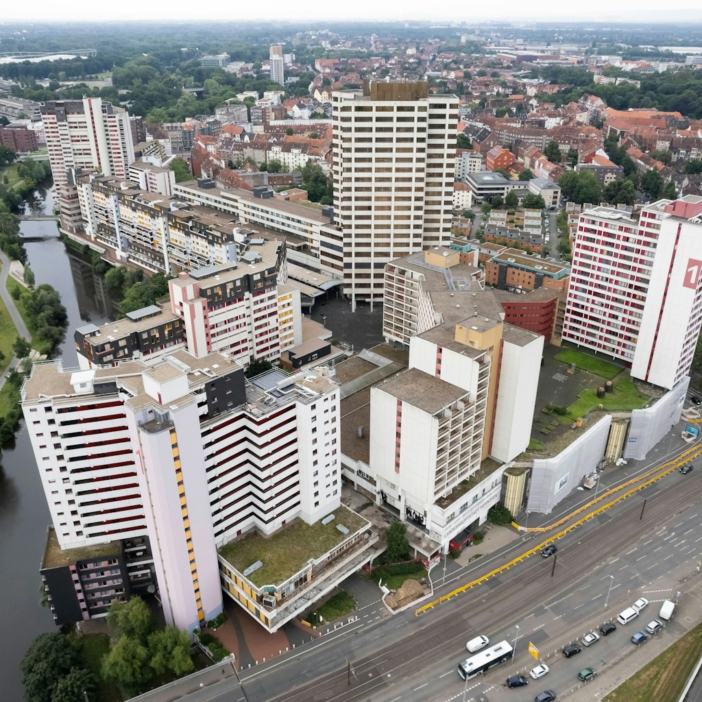 Diesen Betonkomplex in Hannover wollte Lars Windhorst sanieren, doch bisher passierte nicht viel.