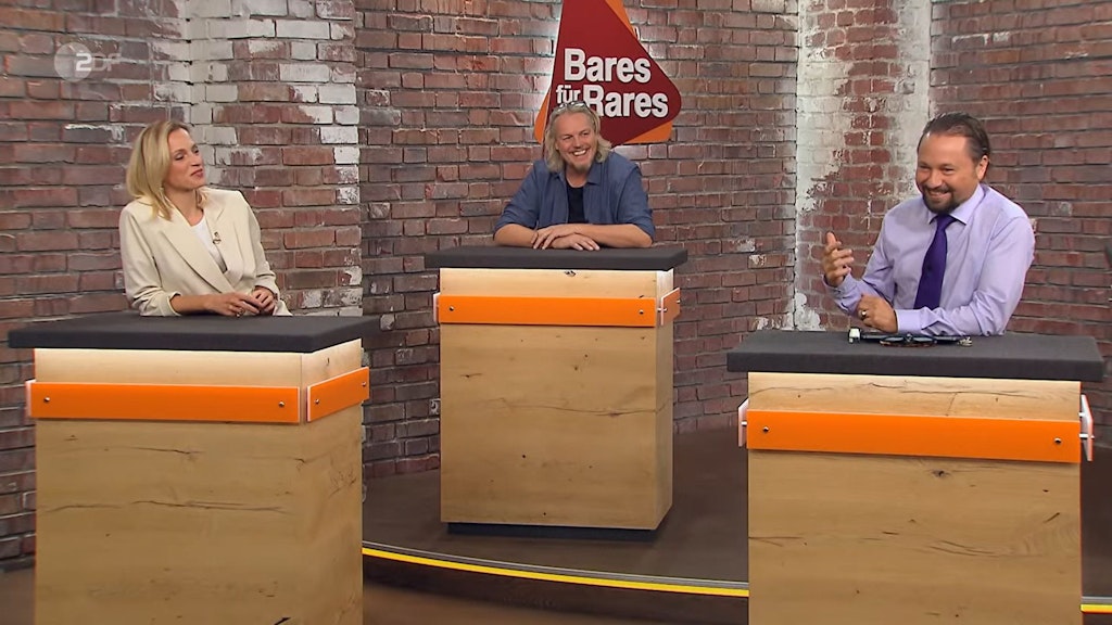 Wolfgang Pauritsch (re.) bei Bares für Rares: „Ich hätte ihn wirklich gerne“ und kommt kaum dazu, ein Gebot abzugeben.