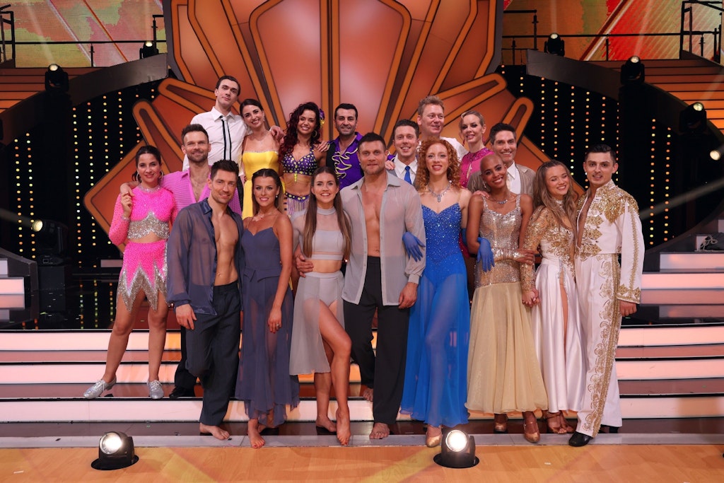 Die verbliebenen neun Paare bei „Let’s Dance“ werden neu zusammengestellt. Der Partnertausch sorgt für heftige Diskussionen.