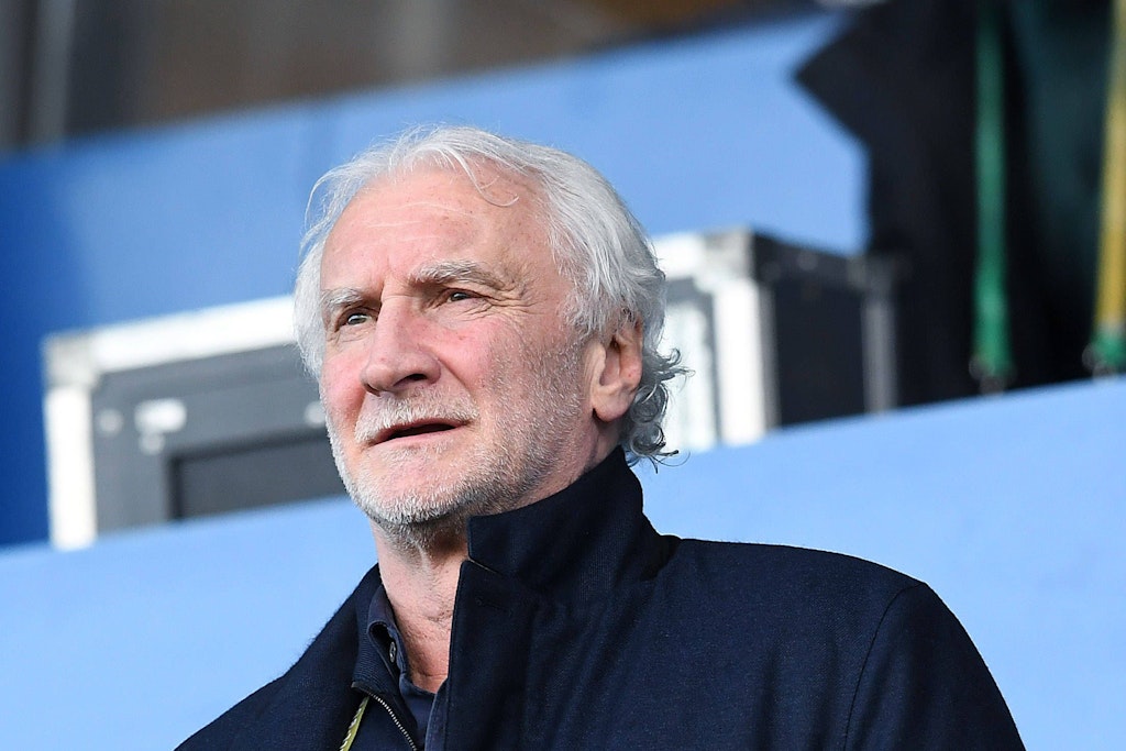 Rudi Völler muss sich ausruhen. Wegen einer Nierenkolik ist der neue DFB-Sportdirektor Dienstagabend nicht beim Länderspiel gegen Belgien im Stadion.