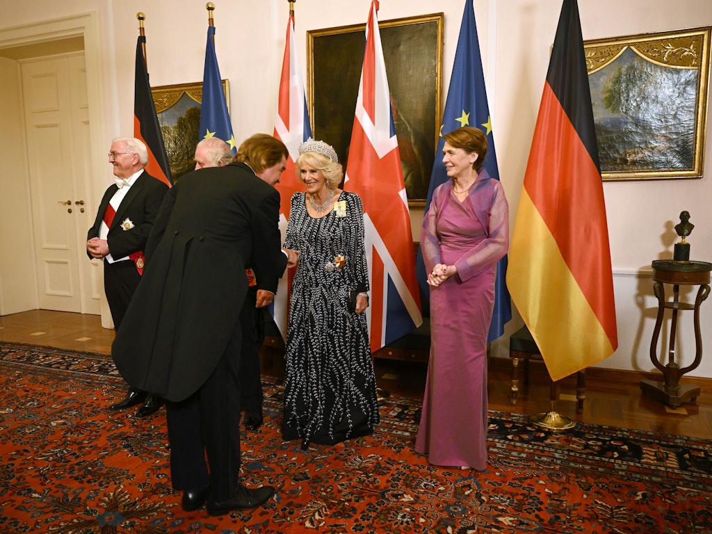 Nach dem Posieren für die Fotografen schüttelte Campino die Hand von Königsgemahlin Camilla.