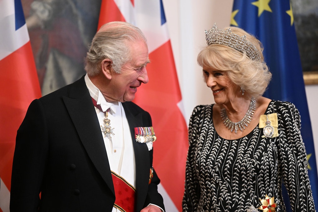 Ein bezauberndes Lächeln zwischen Charles III. und Camilla während des Staatsbanketts: Es ist einer der schönsten Momente, die uns das britische Königspaar bei seinem Besuch in Berlin schenkt.