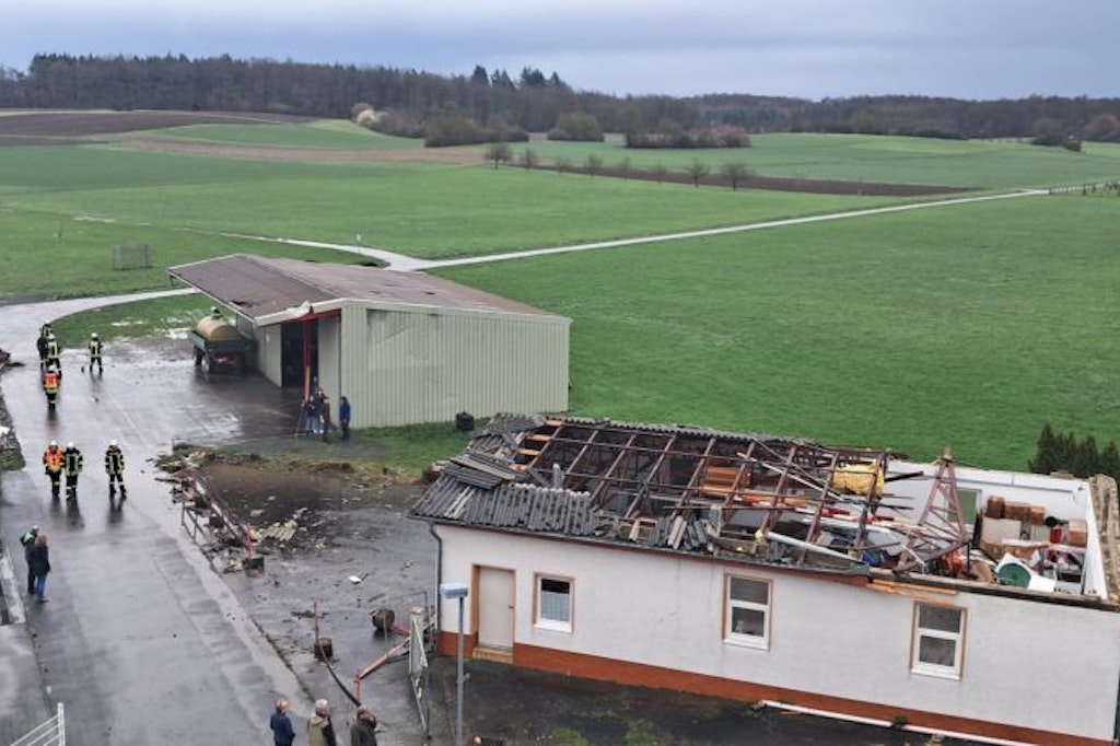 Erst vor Tagen sorgte ein Tornado in Hessen für Zerstörung - und nun wird schon wieder vor dem Wetter-Phänomen gewarnt.