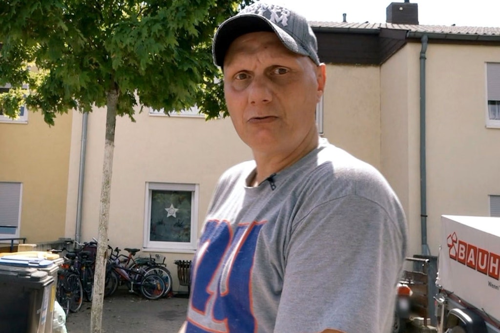 Elvis gehört zu den Stars aus „Hartz und Herzlich“. Für seine Auftritte wird er aber auch angefeindet.
