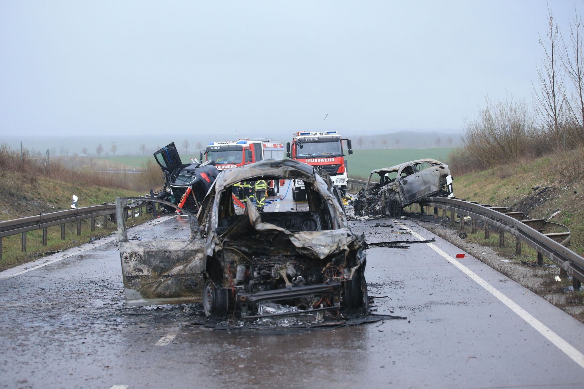 Horrorunfall In Thüringen: Sieben Menschen Sterben Auf Einer Landstraße