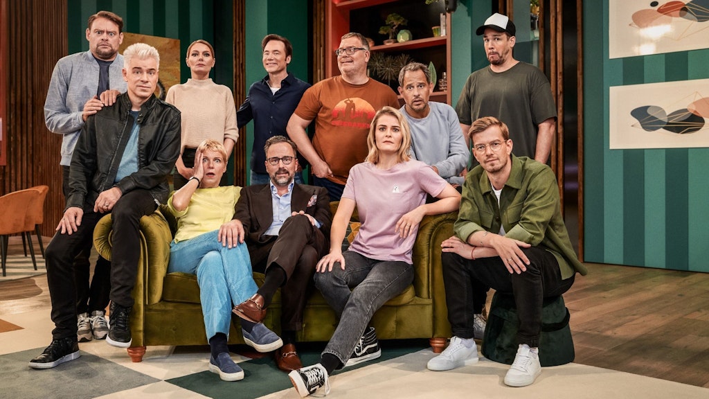 Der Cast der vierten Staffel „LOL - Last One Laughing“ - auch Hazel Brugger ist dabei.