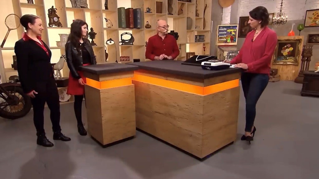 „Bares für Rares“-Expertin Wendela Horz schätzt das Diamantcollier auf die 80er-Jahre.