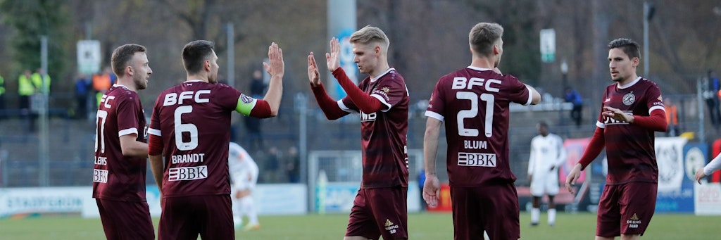 Jubel in Weinrot: Der BFC Dynamo möchte auch am Montag jubeln und mit einem Sieg bei Sparta Lichtenberg ins Endspiel des Landespokals einziehen.