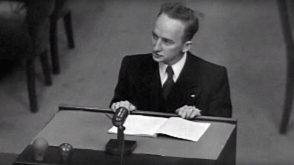 Benjamin Ferencz in Nürnberg: Er klagt hochrangige SS-Offiziere an.