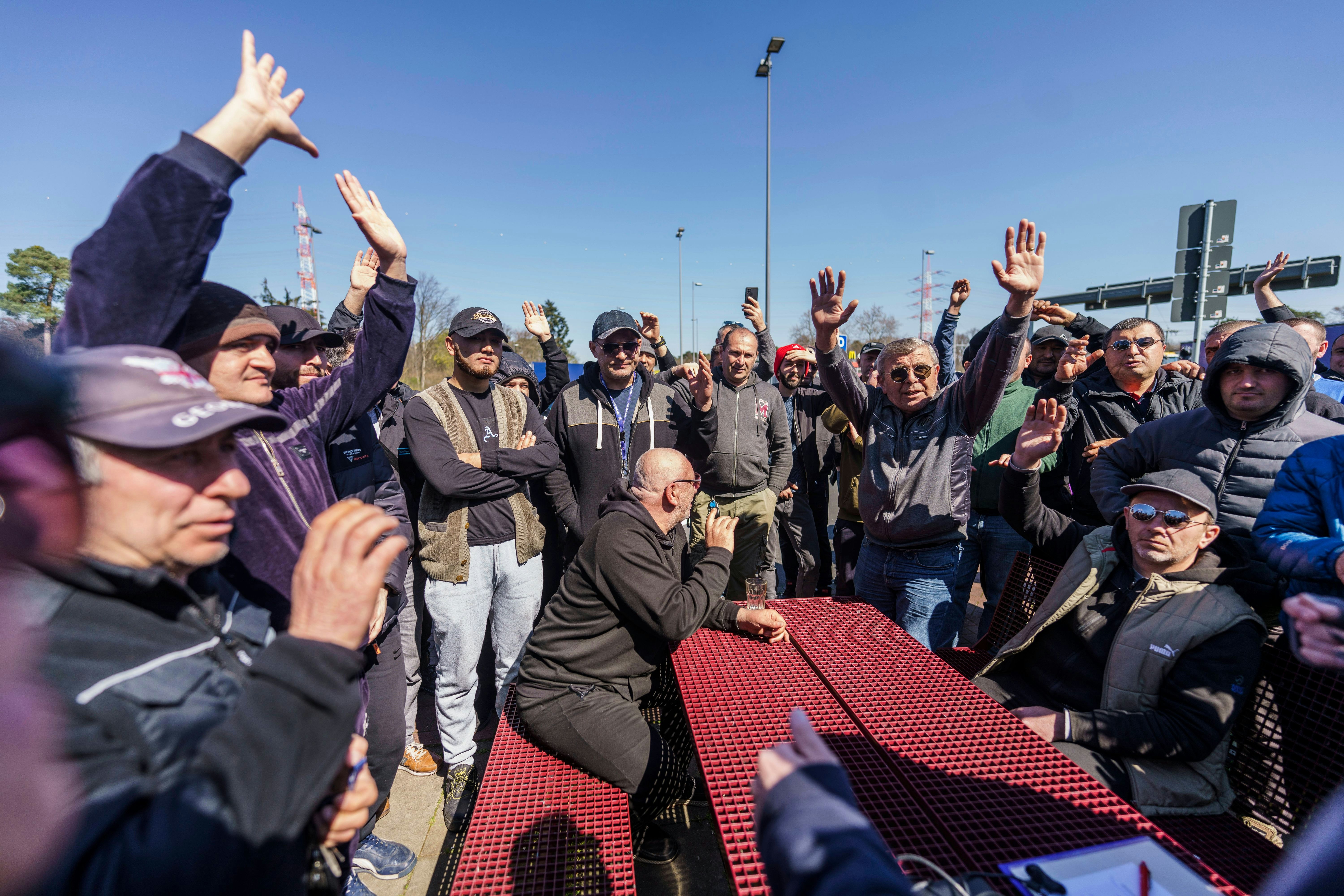 Lkw-Streik: Polnischer Spediteur hetzt Schlägertrupp auf Fahrer