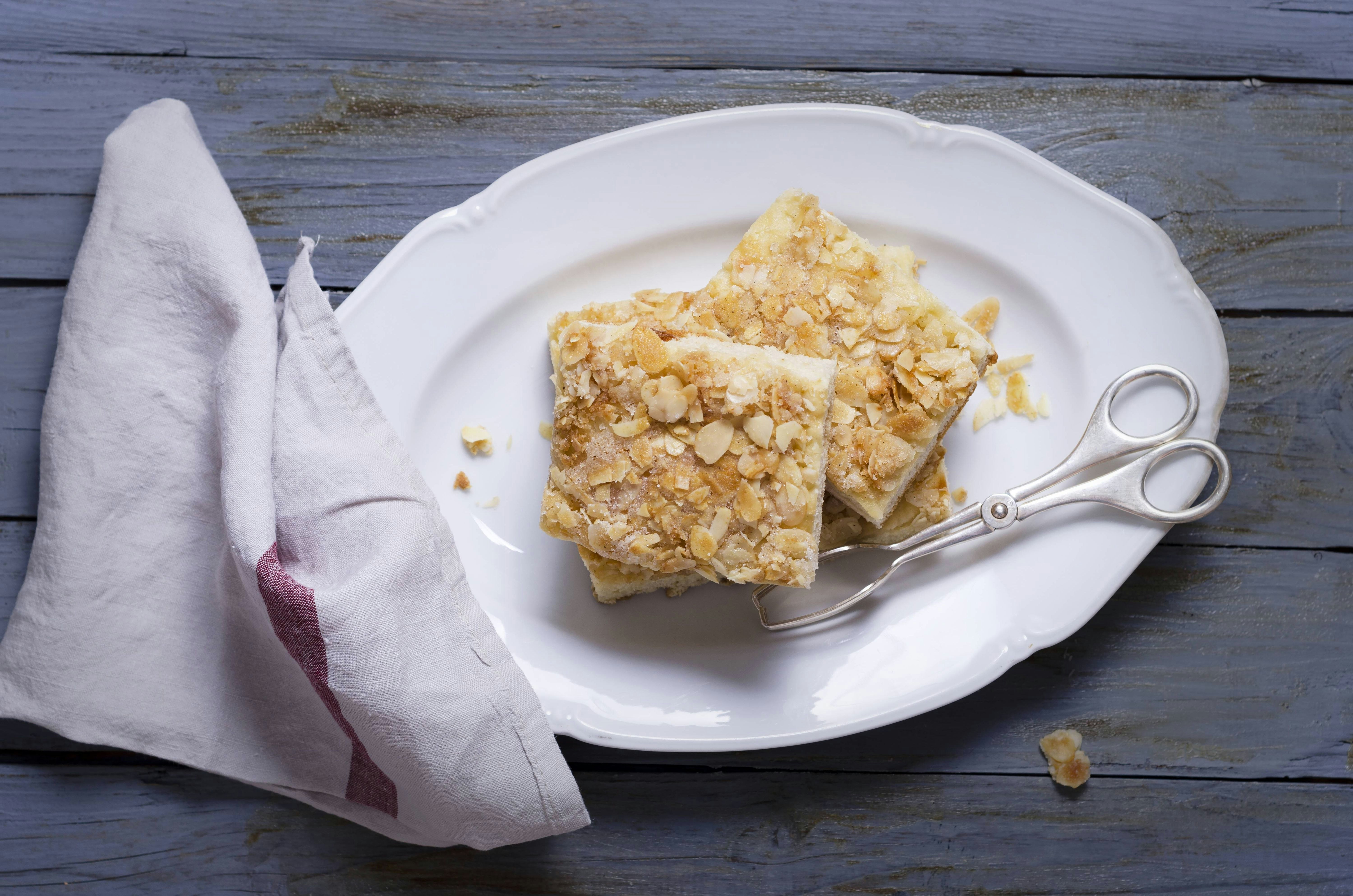 Rezept für Zuckerkuchen: Genialer Blechkuchen mit viel Butter von Oma