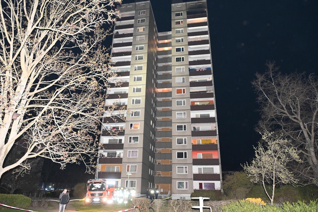 Die Frau starb bei dem Brand in dem Hochhaus in Prenzlauer Berg.