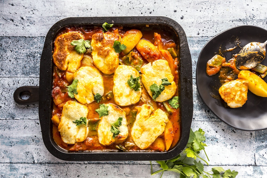 Dieser Kartoffelauflauf mit Hackfleisch ist einfach lecker - und schmeckt der ganzen Familie. Und: Das Rezept setzt auf simple Zutaten!