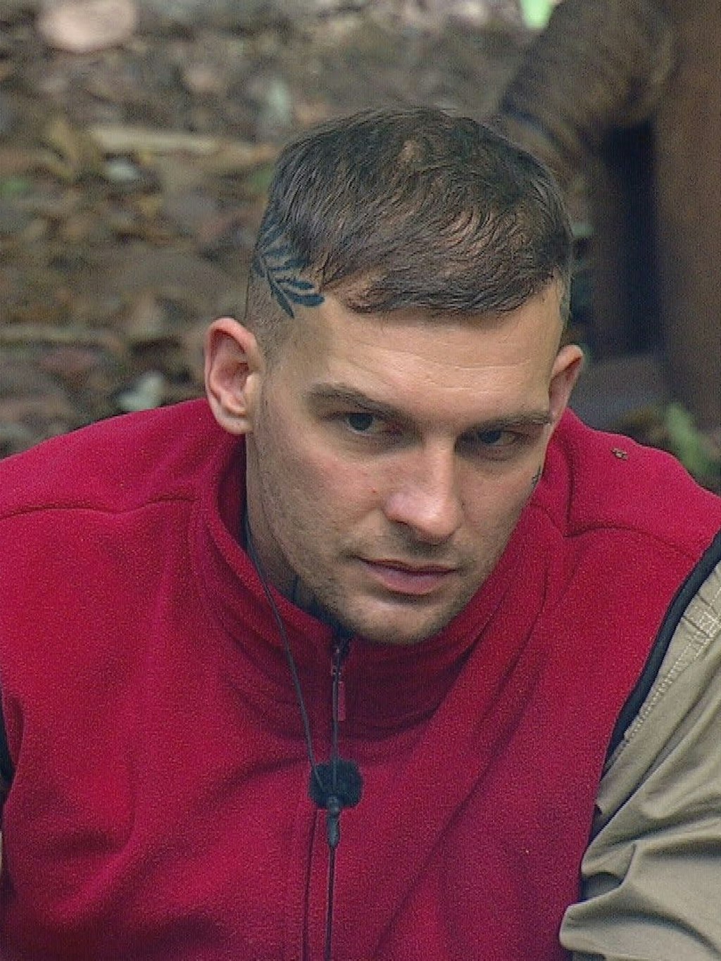 Schauspiel-Star Eric Stehfest nahm auch am Dschungelcamp von RTL teil. Steht er nach „Ich bin ein Star, holt mich hier“ raus nun bei „The Masked Singer“ als Schuhschnabel auf der Bühne?