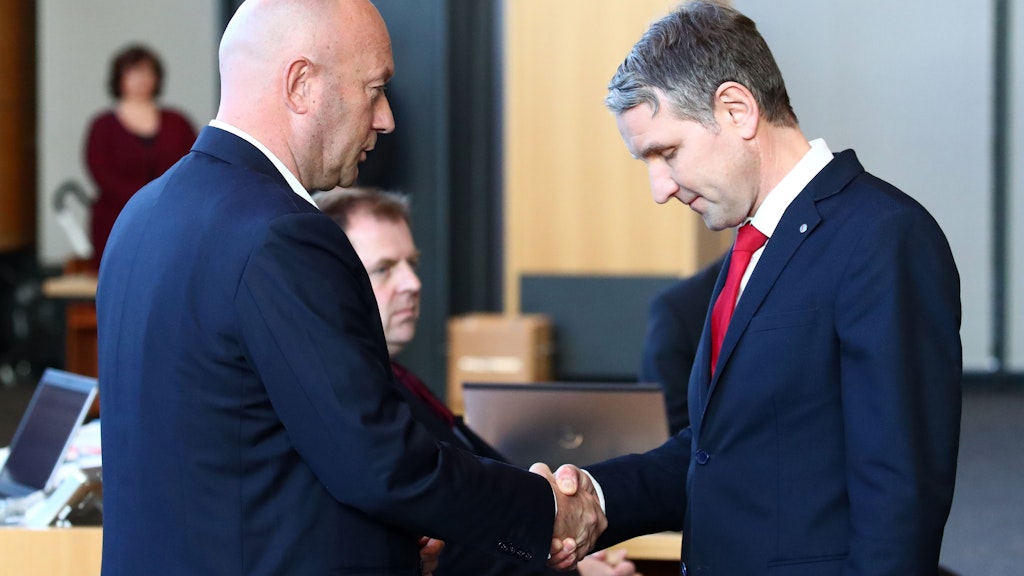 Die Wahl des FDP-Mannes Thomas Kemmerich (li.) durch die AfD von Björn Höcke (re.) bereitete dem Springer-Chef offenbar weniger Bauchschmerzen als ein Ministerpräsident der Linken.