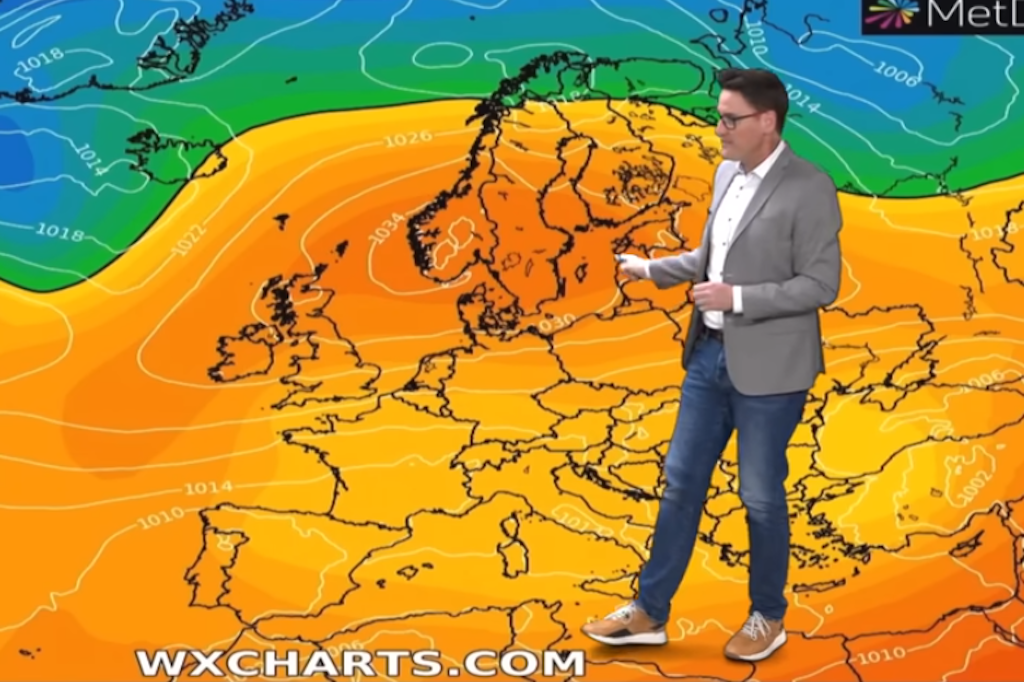 Wetter-Experte Dominik Jung zeigt eine Wetter-Karte, die auf das erste Sommer-Wochenende hinweist, übernächstes Wochenende.