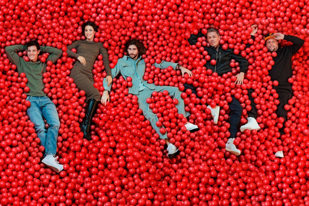 Die Coaches bei „The Voice Kids“: Wincent Weiss, Lena Meyer-Landrut, Alvaro Soler und Michi Beck und Smudo von Fanta 4.