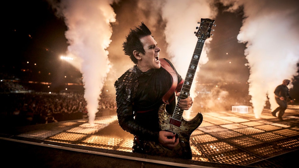 Richard Kruspe, der Leadgitarrist von Rammstein, bei einem Konzert der Band in Chicago