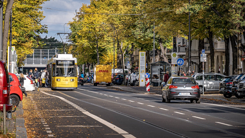 Wegen Schienenarbeiten soll die Bölschestraße im Köpenicker Ortsteil Friedrichshagen gesperrt werden. Die Straßenbahnen sollen aber planmäßig fahren.