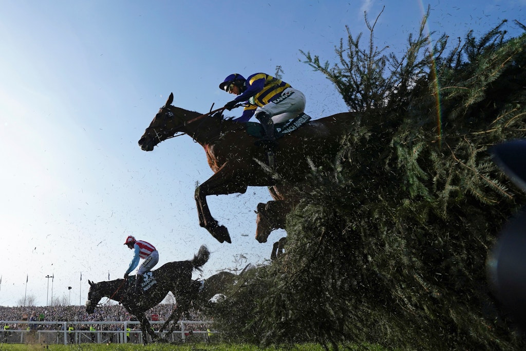 Grand National Pferderennen auf der Aintree-Rennbahn. 