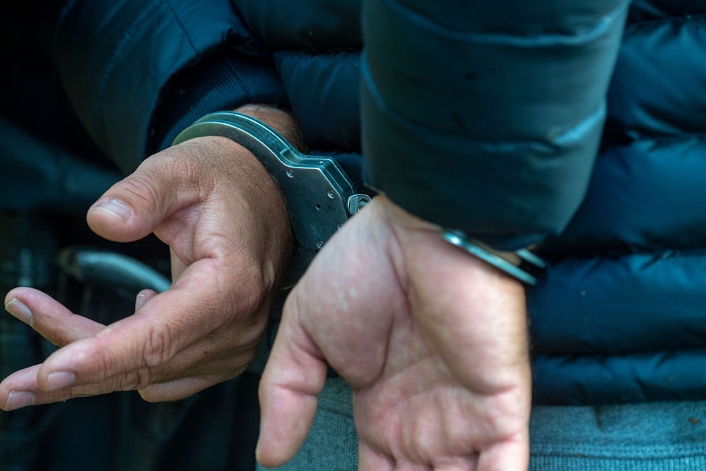 Das spätere Todesopfer soll nach der Festnahme in Niederlehme ohnmächtig geworden, die Handschellen abgenommen worden sein.