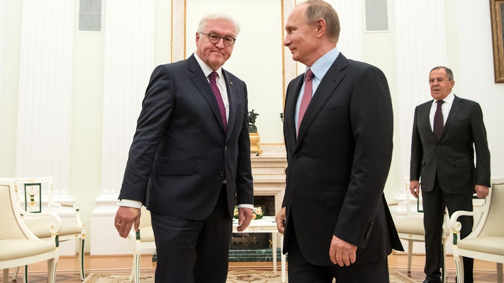 Steinmeiers Putin-Kontakte stoßen in der Ukraine vielen übel auf. Das könnte auch auf Jäger zurückfallen.