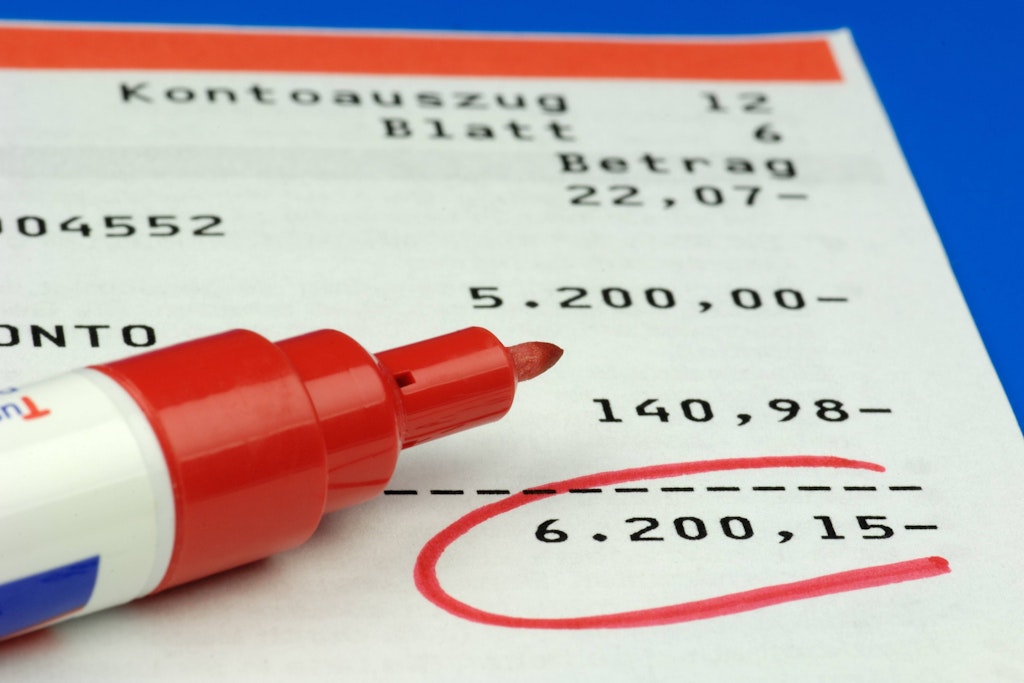 Zu hohe Dispozinsen können ein Grund für einen Kontowechsel sein. Die alte Bank muss dabei helfen.