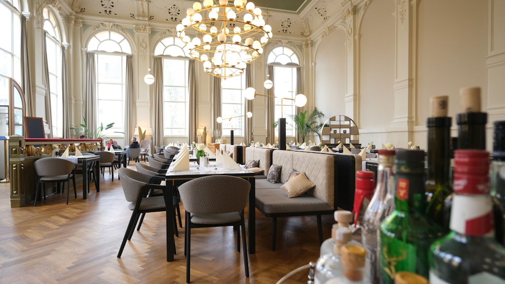 Elegant aber nicht abgehoben, im Restaurant Riviera werden Gäste herzlich empfangen. 