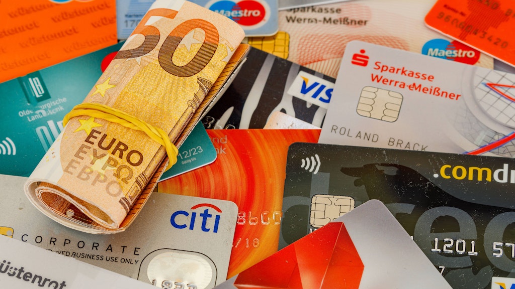 Bargeld, Debitkarten und Kreditkarten: Eine sinnvolle Kombination