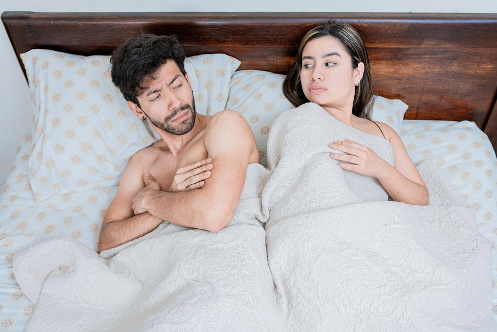 Laut Horoskop gibt es drei Sternzeichen, deren Beziehung besonders leidet, wenn sie Stress haben.
