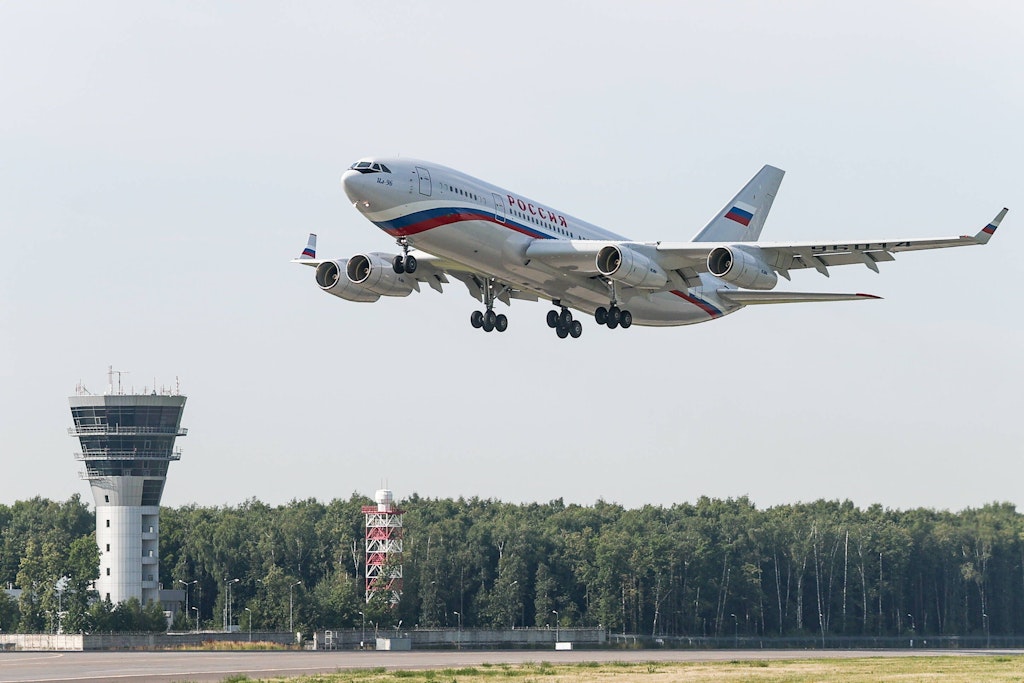 Eine russische Regierungsmaschine holte die Diplomaten aus Berlin ab und flog nach Moskau zurück.