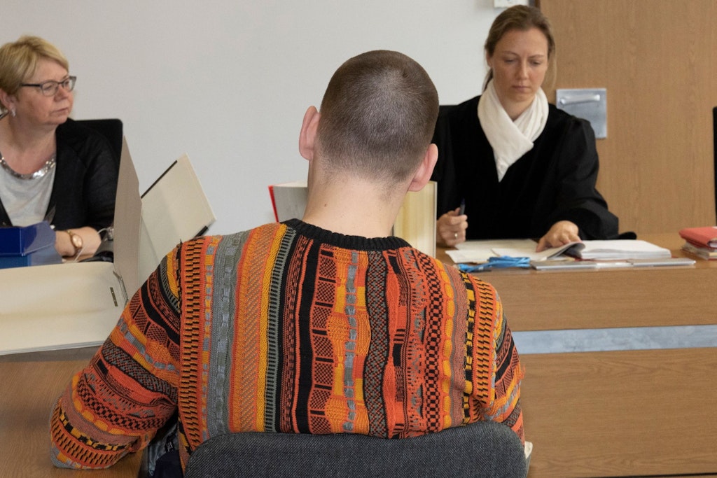 Kevin K. (34) während des Prozesses: Er griff mit dem Schwert einen Nachbarn an.
