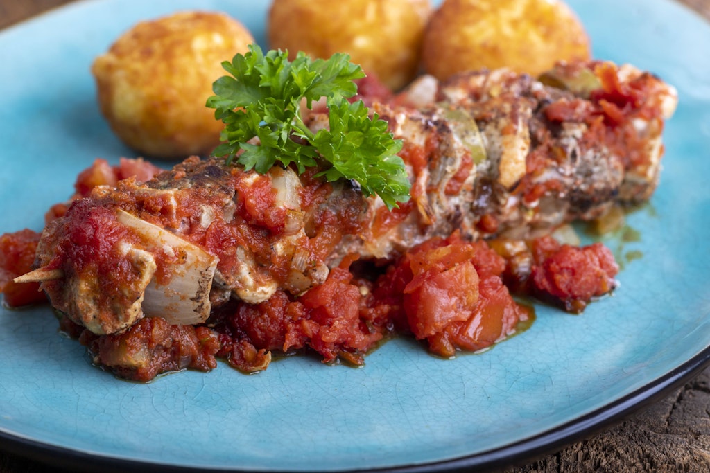 Die leckeren Schaschlik-Spieße aus der Pfanne sind so zart und lecker. Das schmeckt der ganzen Familie.