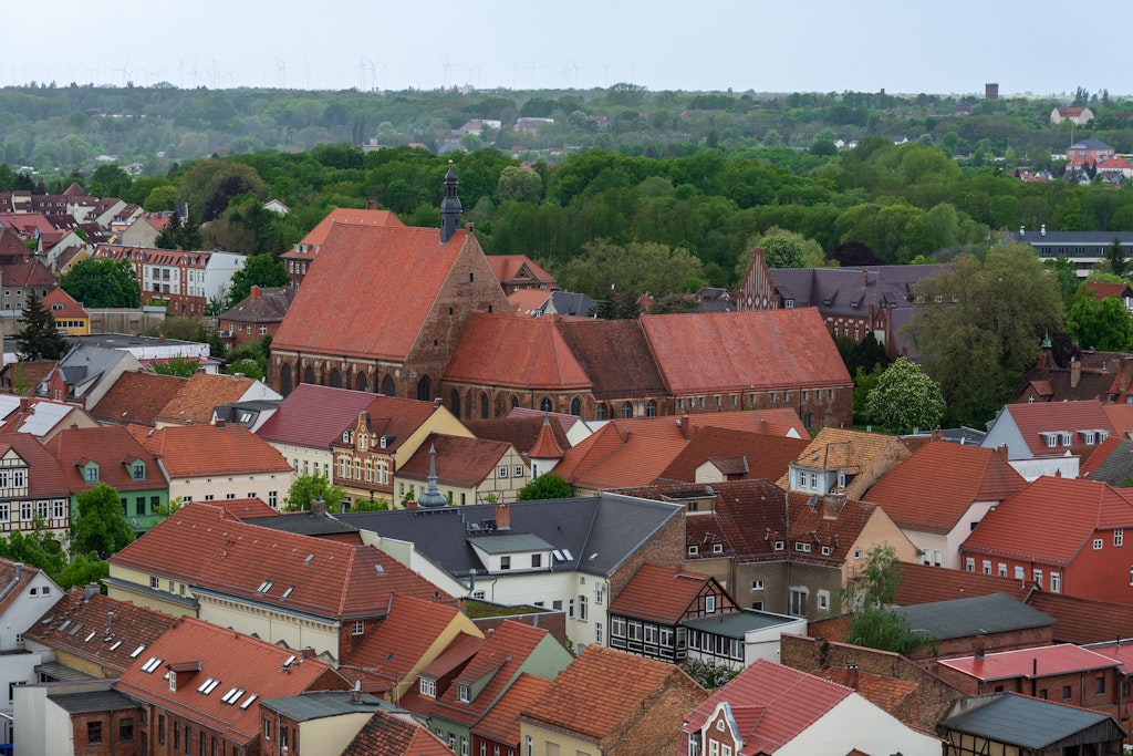 Die Altstadt von Jüterbog: Angeblich soll sich in der brandenburgischen Kleinstadt eine tödliche Bluttat ereignet haben. Doch die Polizei weiß von nichts.