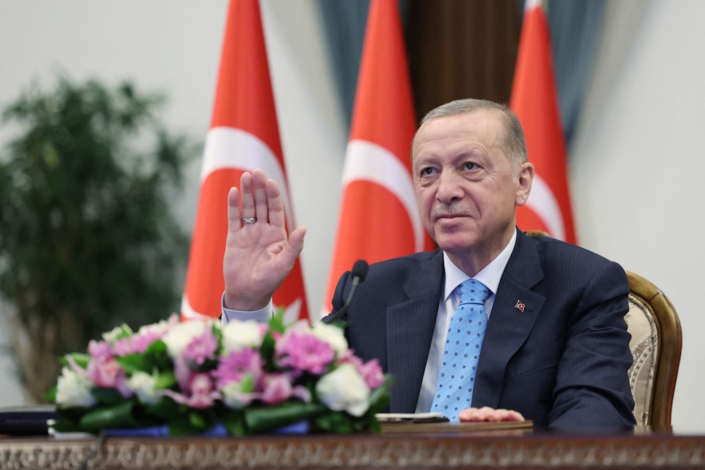 Etwas blass wirkte Recep Tayyip Erdogan bei der Videoschalte zur Einweihung des ersten türkischen Atomkraftwerks.