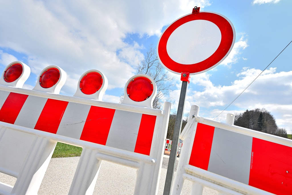 Die nächste Baustelle, die nächste Straßensperrung: In Köpenick wird die Florian-Geyer-Straße im Bereich von Dörpfeldstraße bis Altheider Straße gesperrt.